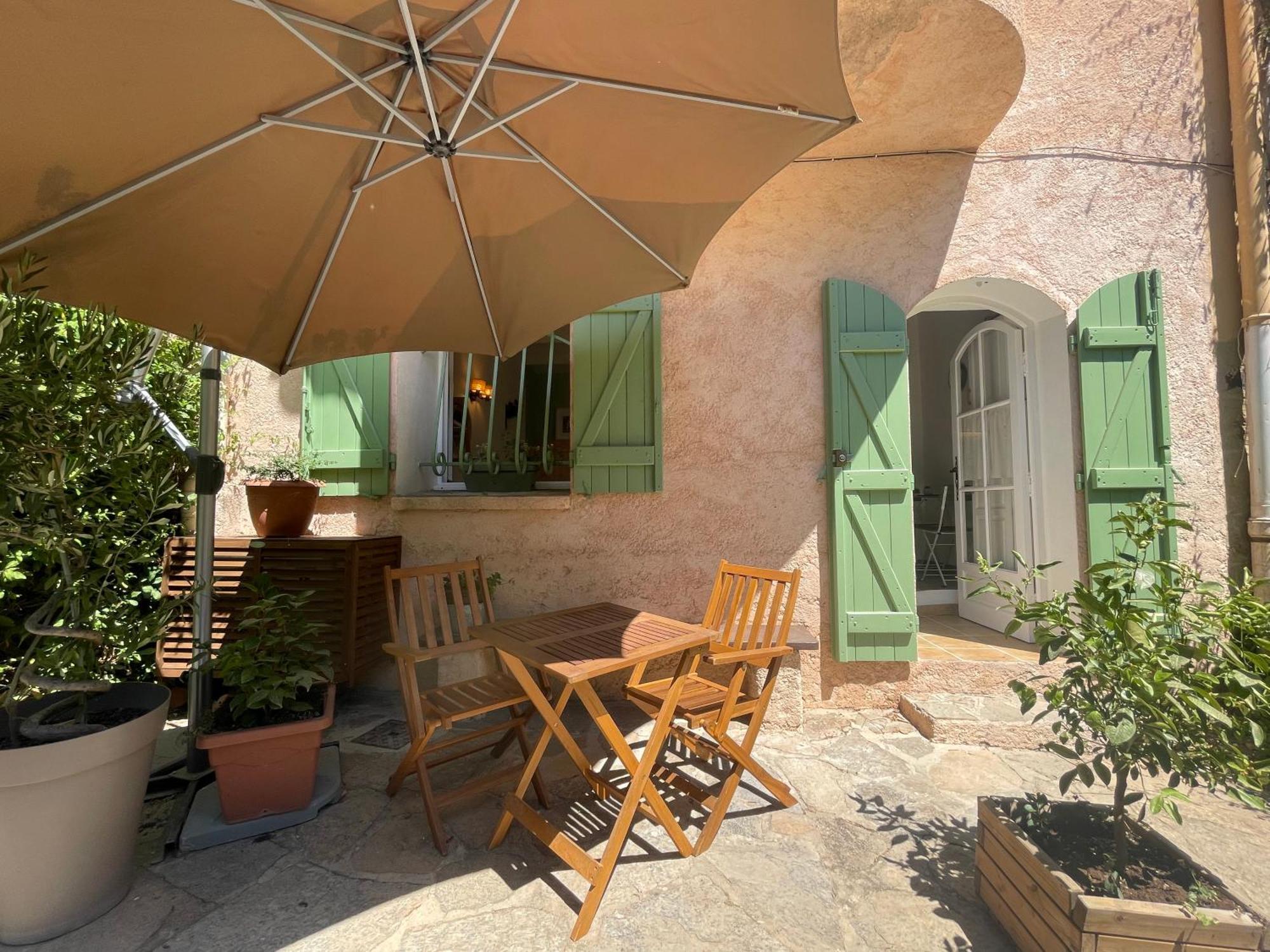 Cosy Studio - Place Du Figuier Bormes-les-Mimosas Eksteriør bilde