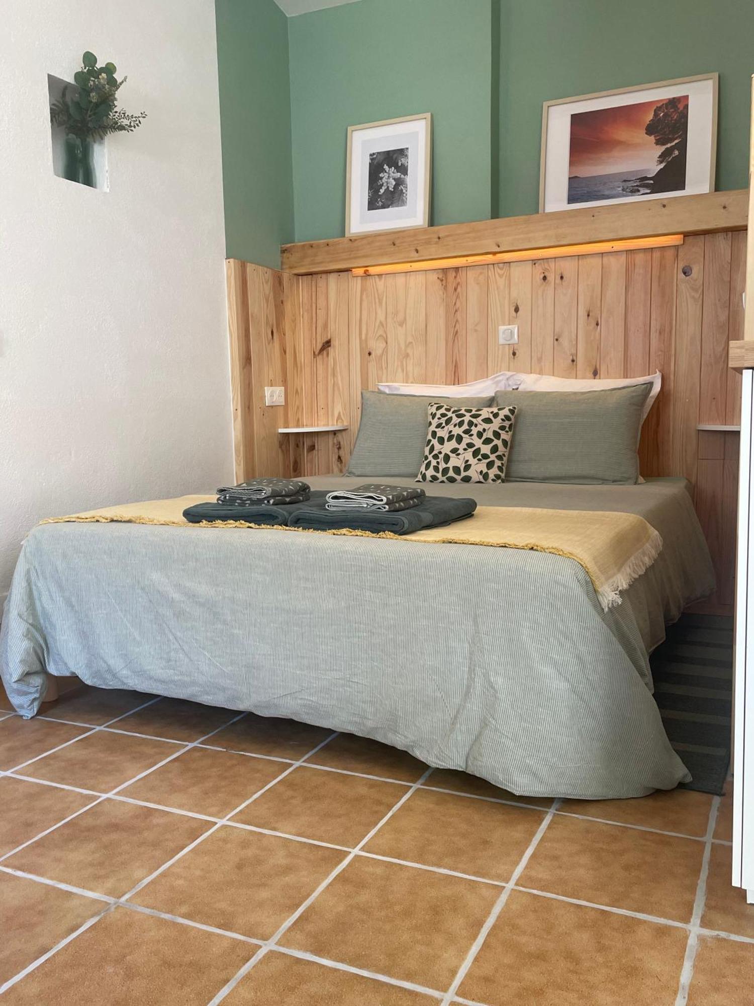 Cosy Studio - Place Du Figuier Bormes-les-Mimosas Eksteriør bilde