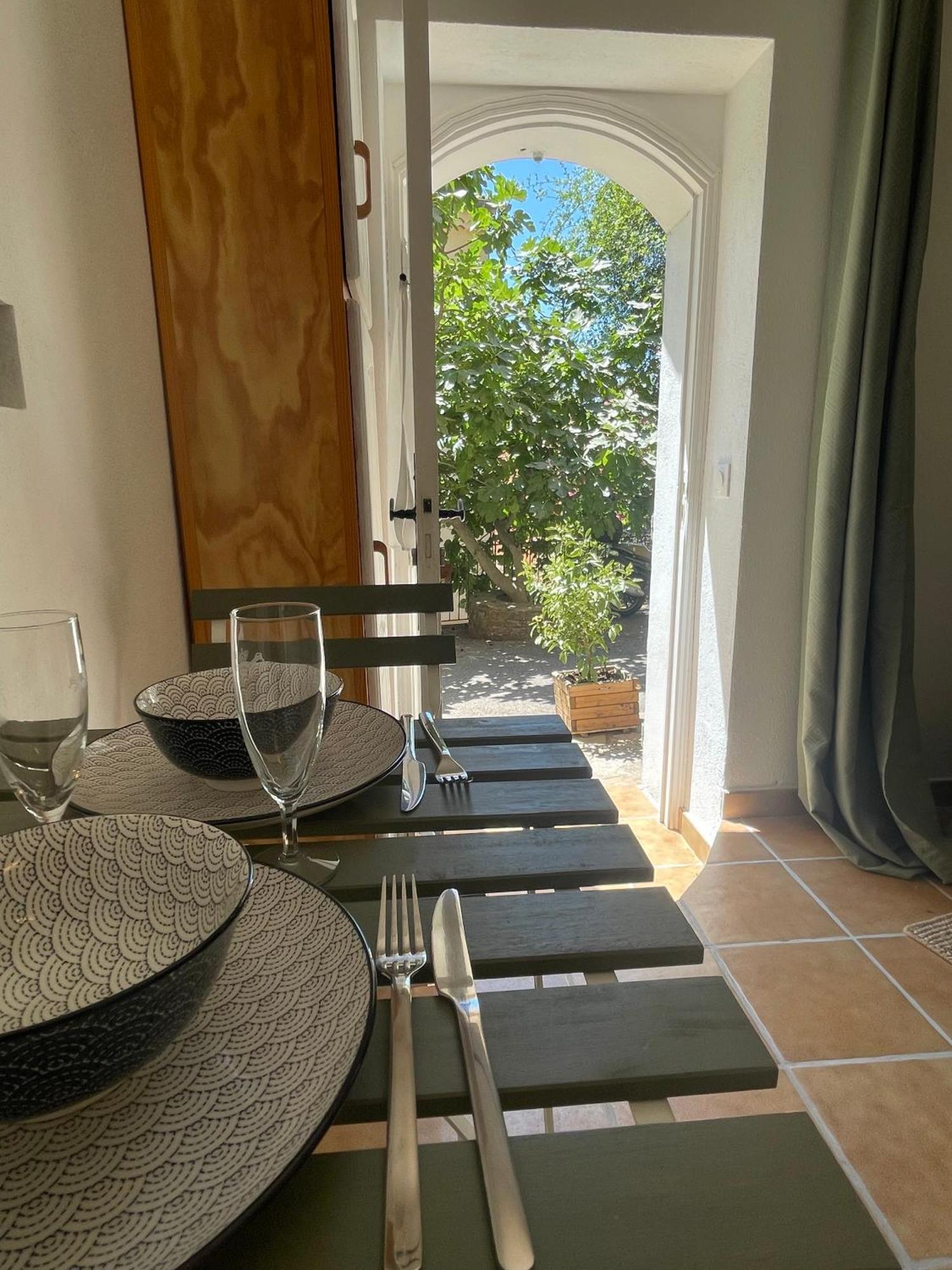 Cosy Studio - Place Du Figuier Bormes-les-Mimosas Eksteriør bilde